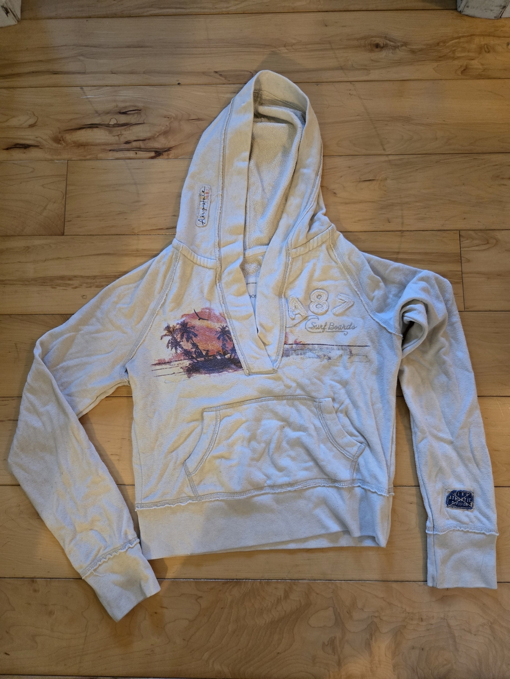 Aeropostale Cream Men’s Zip-Up Hoodie with Sunset Graphic